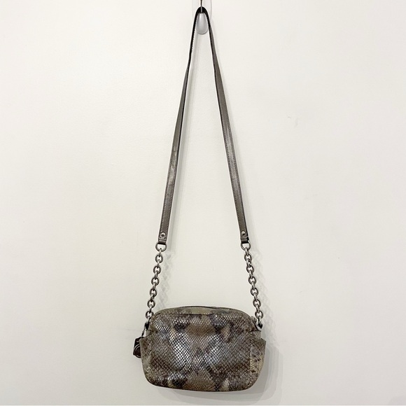 Coach Cambell Me Iridescent
Gray Leather Python F24849
Crossbody - Picture 3 of 16